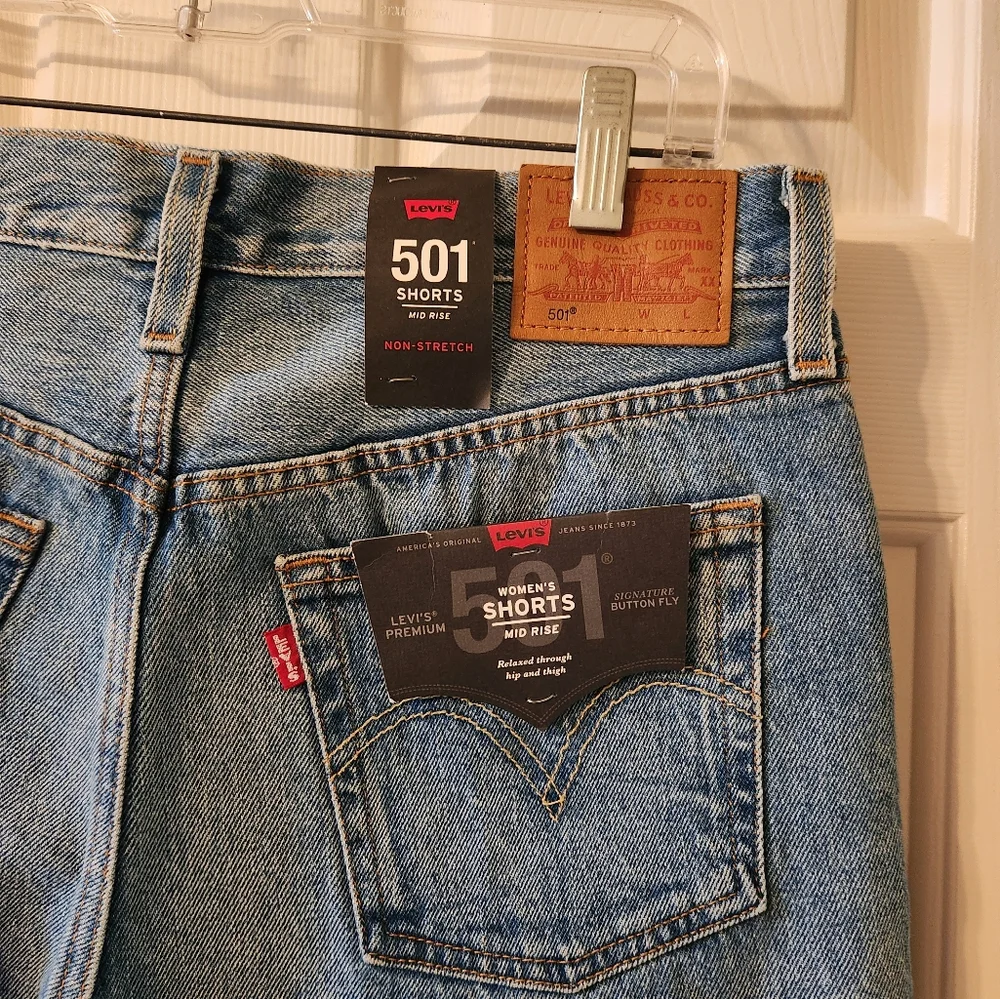 LEVIS 501 Mid Rise Button Front Size 29 NWT - Picture 3 of 4